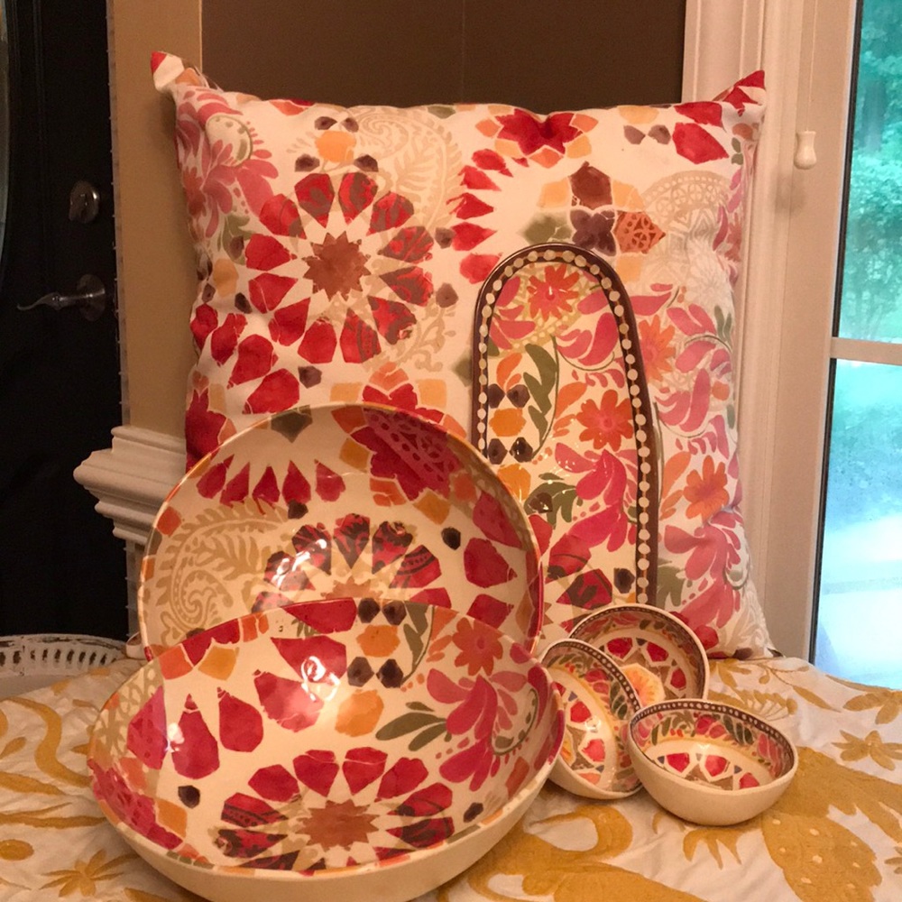 💃🏽💃🏽PB Set-Large Pillow & Matching Serve Ware